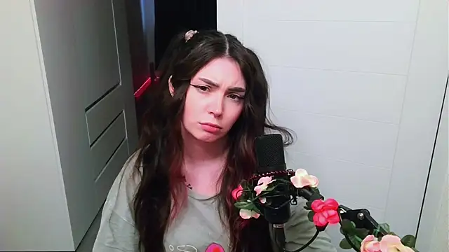 Snapshot of peachyness chatting on 27, 5, 2026 peachyness online show from 27, 5, 2026