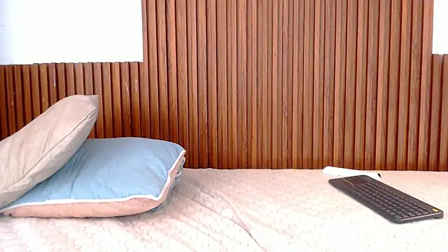 Darwin mayo online show from 1, 4, 2026