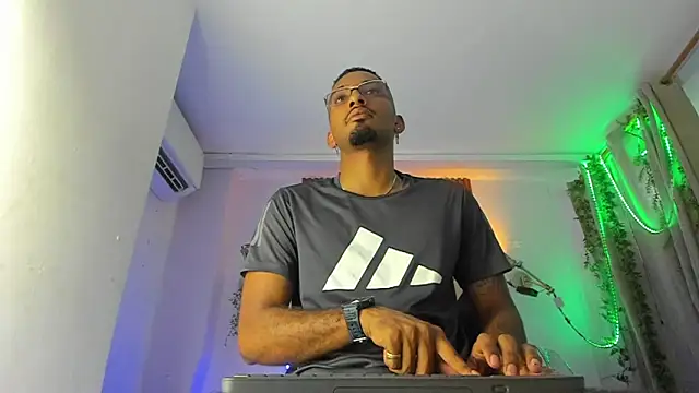 Darwin mayo online show from 7, 4, 2026