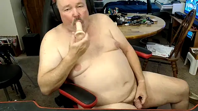 Snapshot of havethickcock chatting on 25, 11, 2025 havethickcock online show from 25, 11, 2025