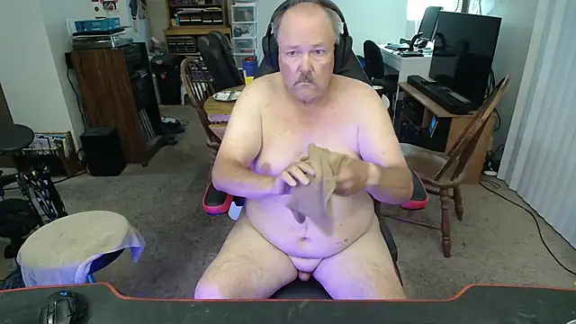 Snapshot of havethickcock chatting on 22, 7, 2026 havethickcock online show from 22, 7, 2026