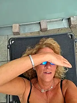 Snapshot of HotWifeLyn68 chatting on 5, 7, 2026 HotWifeLyn68 online show from 5, 7, 2026