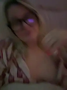 SuzieSub online show from 2, 3, 2026