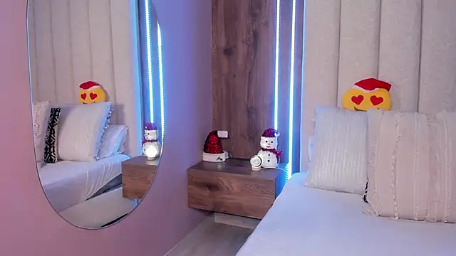 LucySalvatore  online show from 19, 12, 2025