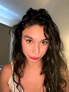 MonicaSalvatore online show from 6, 11, 2025