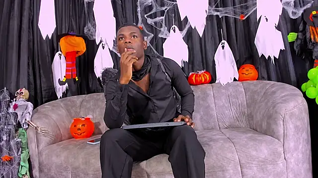 Snapshot of latin_night chatting on 28, 10, 2025 latin night online show from 28, 10, 2025