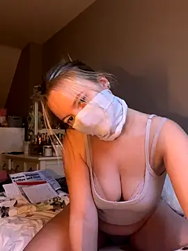 hazel wood21 online show from 17, 10, 2025