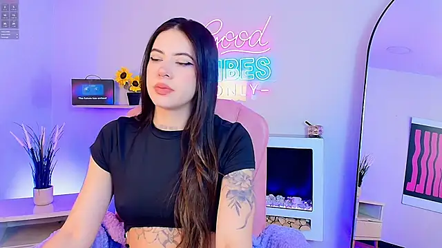 Snapshot of Alice_Vixen chatting on 3, 6, 2026 Alice Vixen online show from 3, 6, 2026
