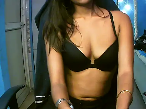 Snapshot of RENUKA_RAJPUT chatting on 26, 11, 2025 RENUKA RAJPUT online show from 26, 11, 2025