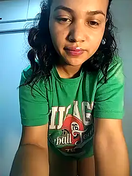 Snapshot of Eimy-04 chatting on 9, 5, 2026 Eimy-04 online show from 9, 5, 2026
