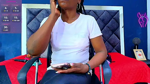 Snapshot of ebony__jheim chatting on 18, 10, 2025 ebony jheim online show from 18, 10, 2025