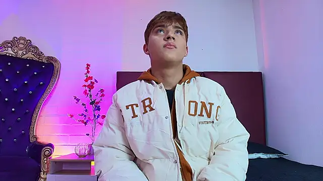 Lucass love online show from 28, 3, 2026