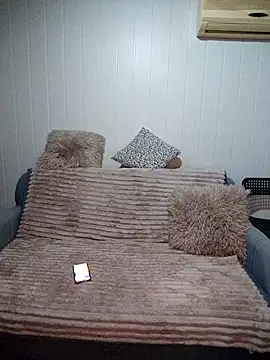 BigAssMom  online show from 4, 4, 2026