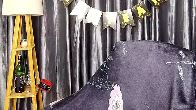 Webrowncouple online show from 9, 1, 2026