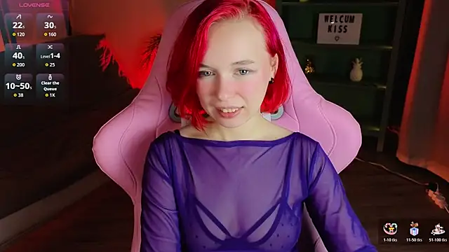 NaomiYoru online show from 8, 11, 2025