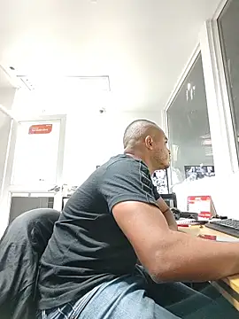 SanChacal5694 online show from 28, 4, 2026