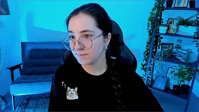 Snapshot of VirtuallVoyant chatting on 2, 10, 2025 VirtuallVoyant online show from 2, 10, 2025