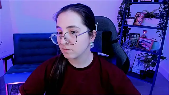 Snapshot of VirtuallVoyant chatting on 7, 10, 2025 VirtuallVoyant online show from 7, 10, 2025