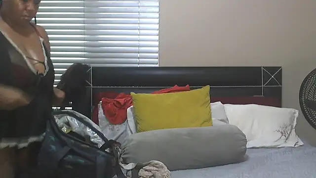 SweetBerryBliss online show from 6, 11, 2025