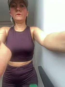 Snapshot of Tinymilf_ chatting on 29, 6, 2026 Tinymilf online show from 29, 6, 2026