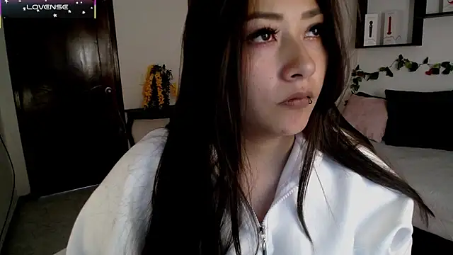 Mia 1120 online show from 4, 11, 2025