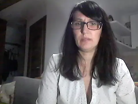Snapshot of Elena48324 chatting on 2, 4, 2026 Elena48324 online show from 2, 4, 2026