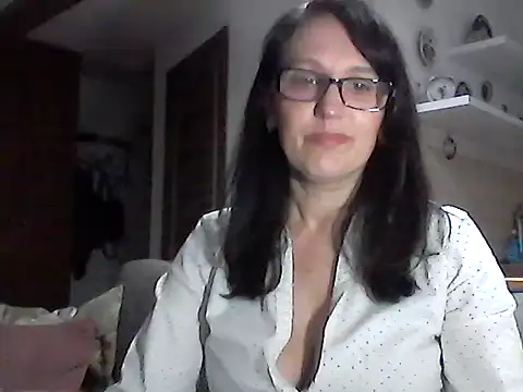 Snapshot of Elena48324 chatting on 9, 4, 2026 Elena48324 online show from 9, 4, 2026
