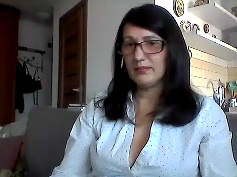 Snapshot of Elena48324 chatting on 11, 4, 2026 Elena48324 online show from 11, 4, 2026