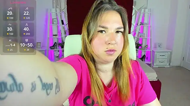 Snapshot of Sofii_darling chatting on 4, 6, 2026 Sofii darling online show from 4, 6, 2026