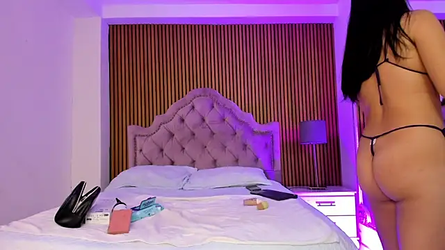 Starbutterflyy  online show from 17, 11, 2025