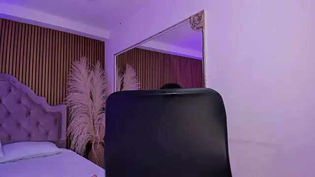 Starbutterflyy  online show from 3, 2, 2026