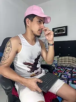 Snapshot of Luke_Stone chatting on 26, 4, 2026 Luke Stone online show from 26, 4, 2026