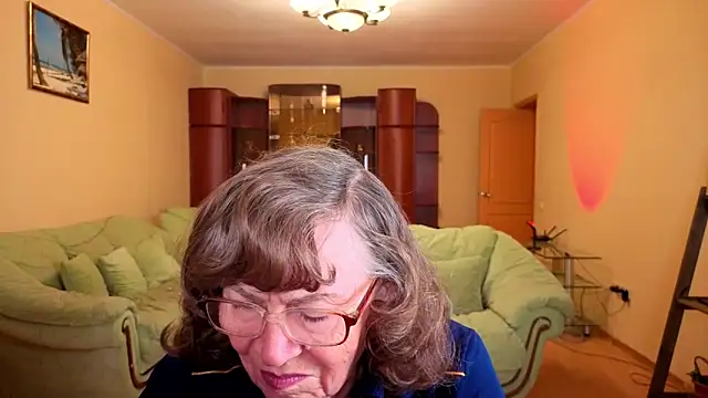 Snapshot of Betty_Brick chatting on 21, 12, 2025 Betty Brick online show from 21, 12, 2025