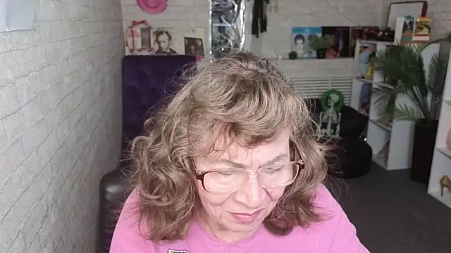 Betty Brick online show from 16, 4, 2026