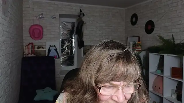 Snapshot of Betty_Brick chatting on 26, 5, 2026 Betty Brick online show from 26, 5, 2026