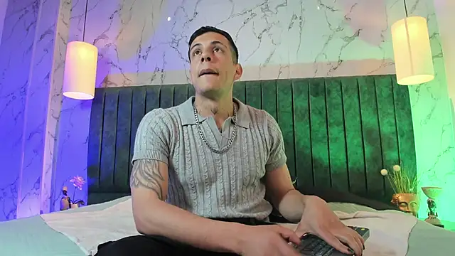 Dustin Sonne online show from 7, 4, 2026