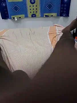 Snapshot of Luky2-35 chatting on 3, 10, 2025 Luky2-35 online show from 3, 10, 2025