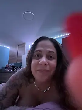 Snapshot of PrettyKittyMia chatting on 22, 12, 2025 PrettyKittyMia online show from 22, 12, 2025