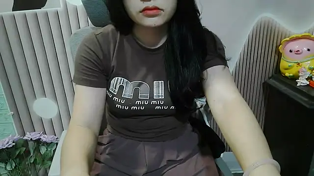 Snapshot of Emachiii chatting on 12, 10, 2025 Emachiii online show from 12, 10, 2025