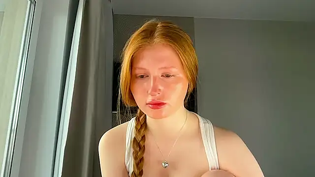 Snapshot of LuxXAngel chatting on 31, 5, 2026 LuxXAngel online show from 31, 5, 2026