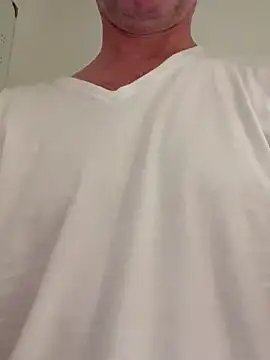 Snapshot of Woodchip chatting on 2, 11, 2025 Woodchip online show from 2, 11, 2025