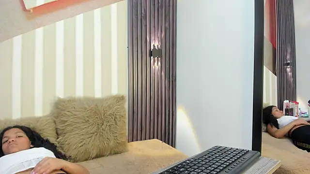 Snapshot of LittleeStar chatting on 11, 6, 2026 LittleeStar online show from 11, 6, 2026