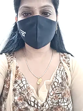 Snapshot of shivani27 chatting on 13, 9, 2025 shivani27 online show from 13, 9, 2025