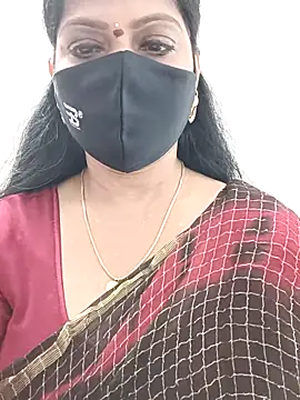 Snapshot of shivani27 chatting on 1, 10, 2025 shivani27 online show from 1, 10, 2025