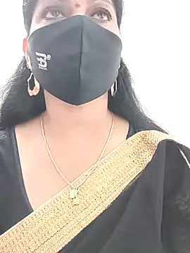 Snapshot of shivani27 chatting on 2, 10, 2025 shivani27 online show from 2, 10, 2025