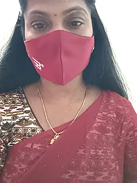 Snapshot of shivani27 chatting on 26, 11, 2025 shivani27 online show from 26, 11, 2025