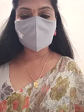 Snapshot of shivani27 chatting on 4, 12, 2025 shivani27 online show from 4, 12, 2025