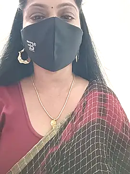 Snapshot of shivani27 chatting on 18, 12, 2025 shivani27 online show from 18, 12, 2025