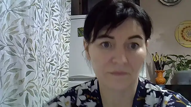 Krystal 82 online show from 3, 12, 2025