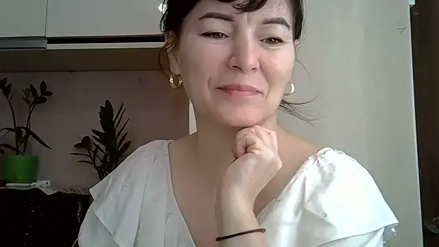 Krystal 82 online show from 7, 2, 2026